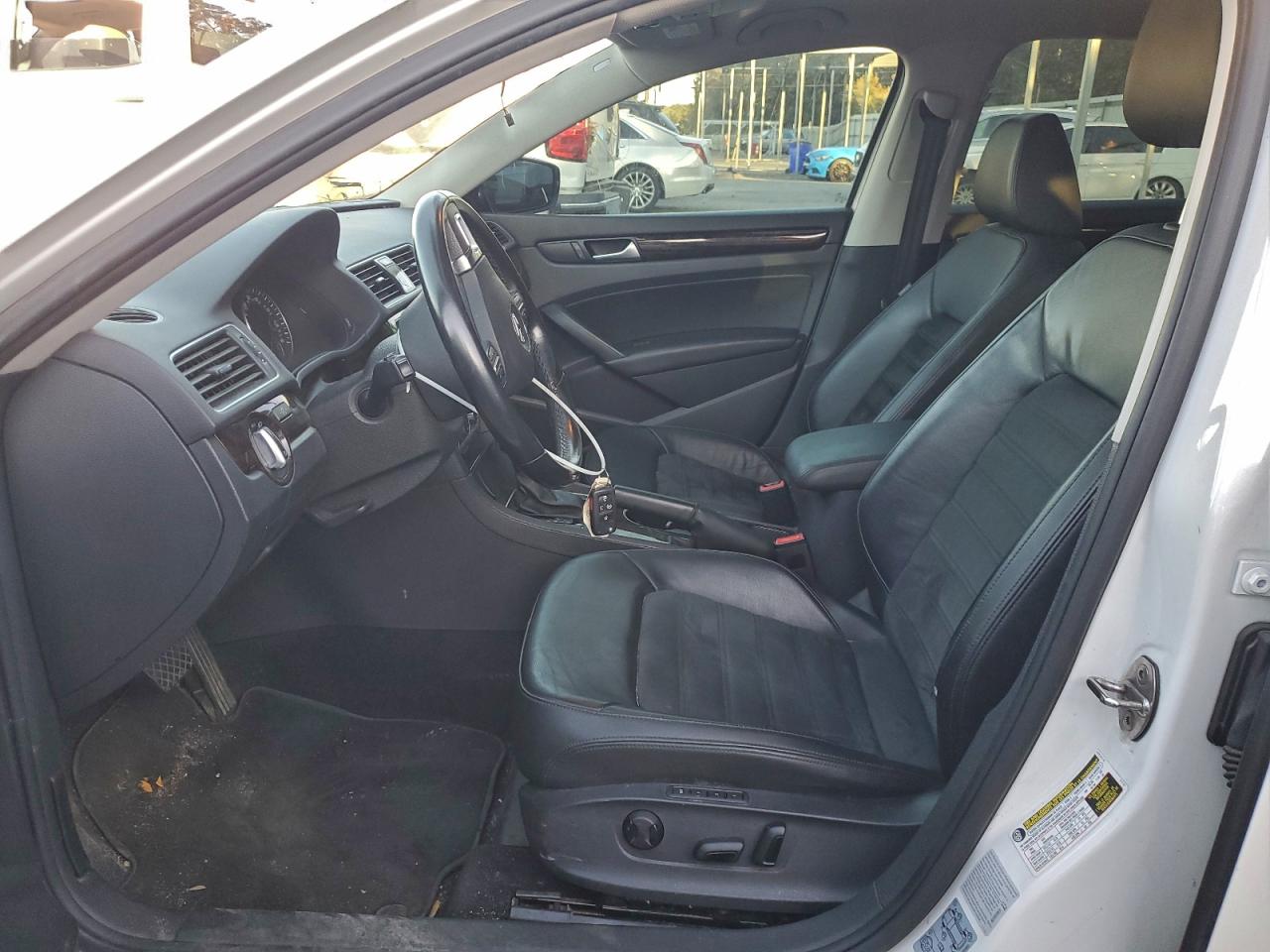 2015 VOLKSWAGEN PASSAT SEL photo 7