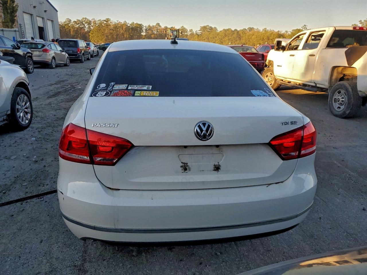 2015 VOLKSWAGEN PASSAT SEL photo 6