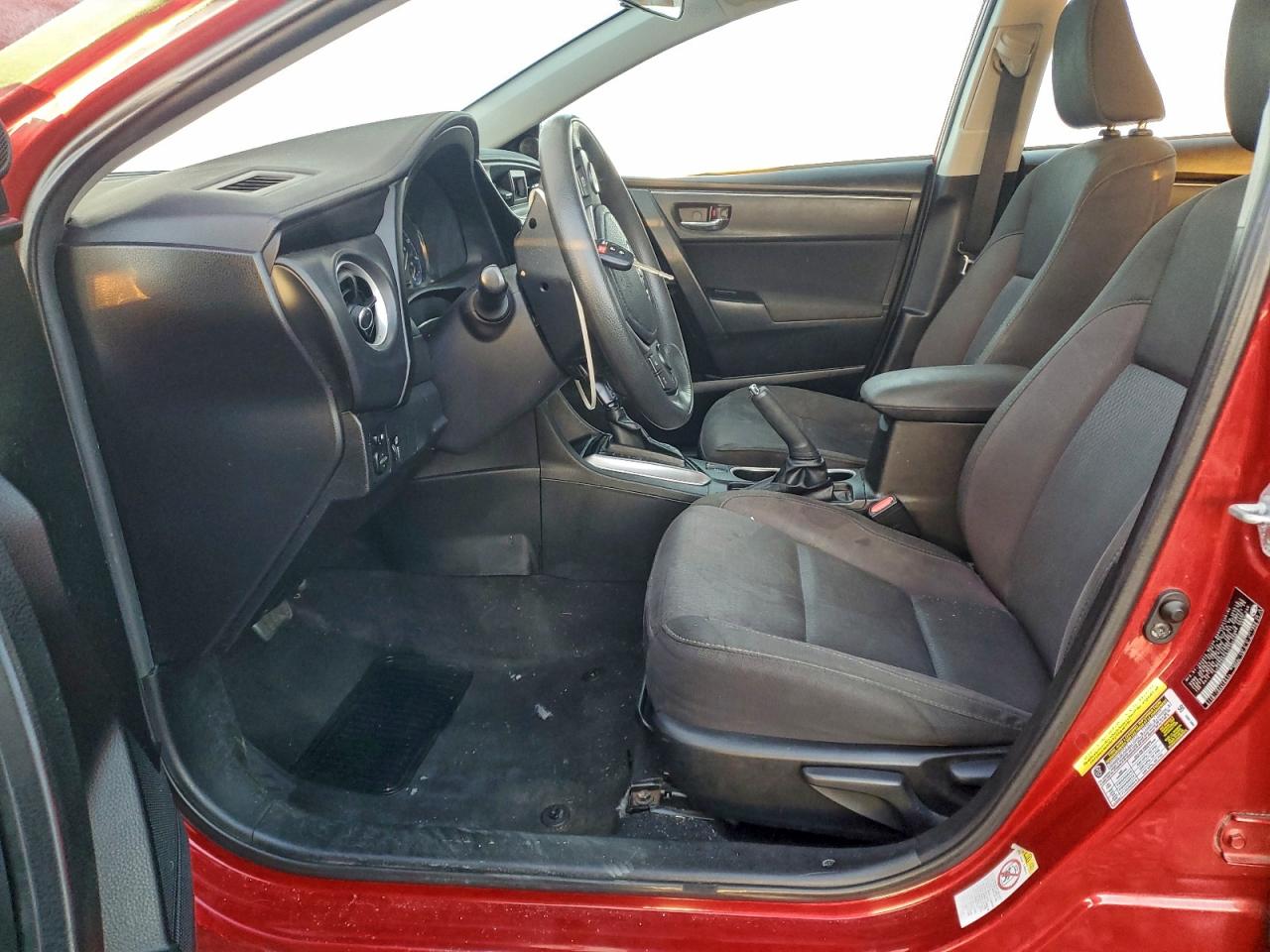2018 TOYOTA COROLLA L photo 13