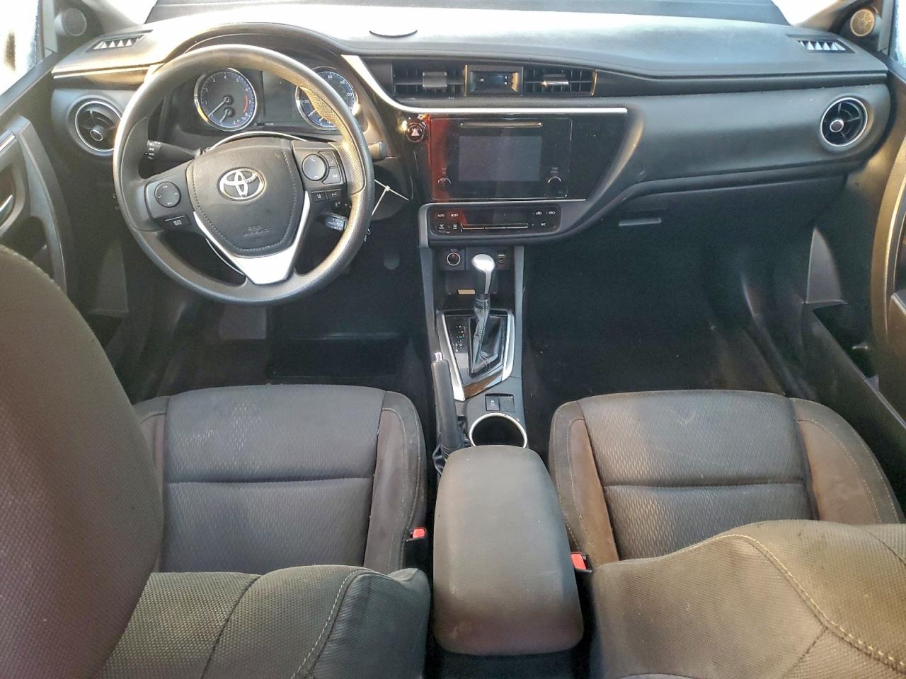2018 TOYOTA COROLLA L photo 15