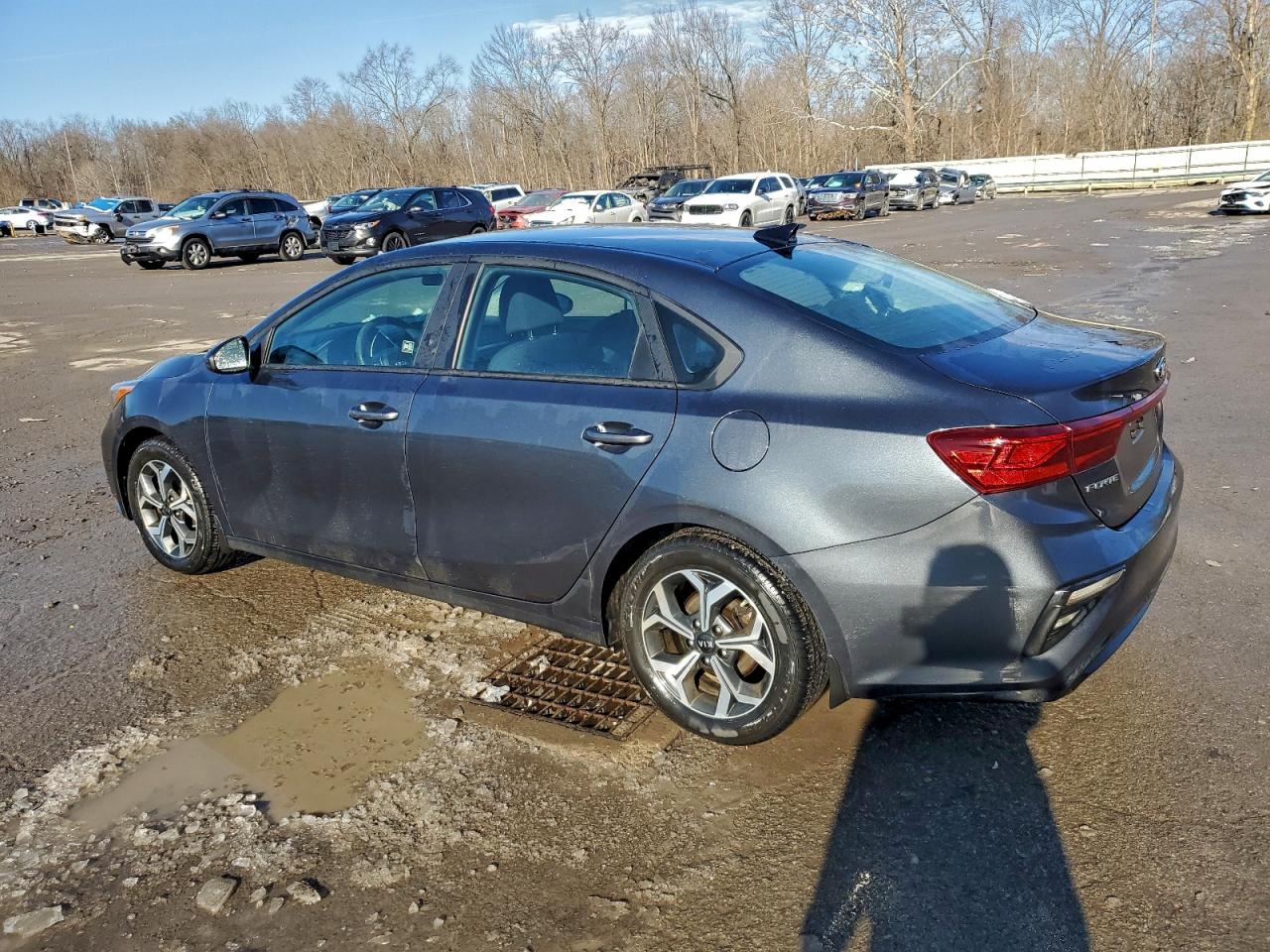 2021 KIA FORTE FE photo 3