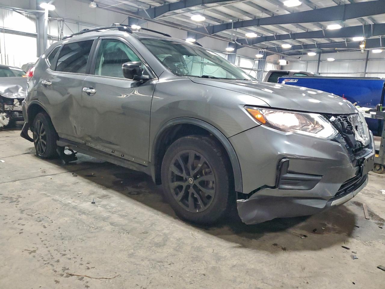 2017 NISSAN ROGUE SV photo 4
