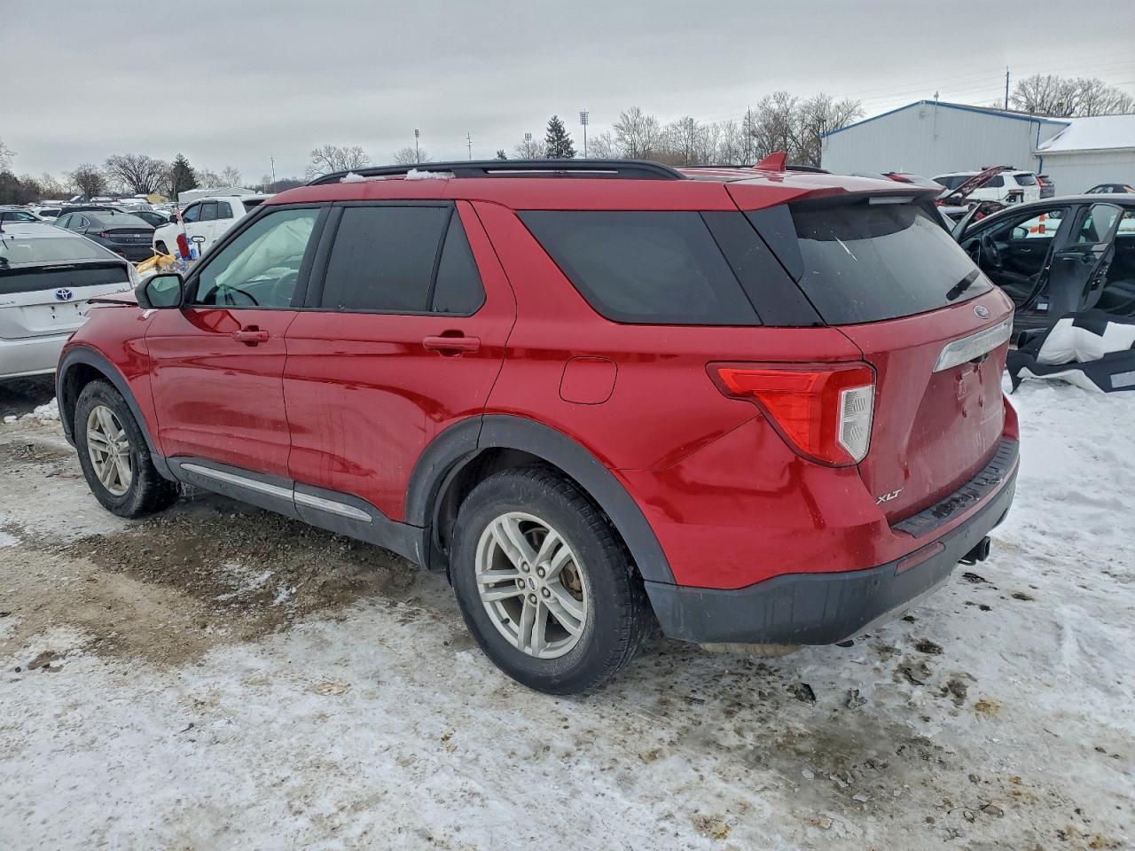 2020 FORD EXPLORER XLT photo 2