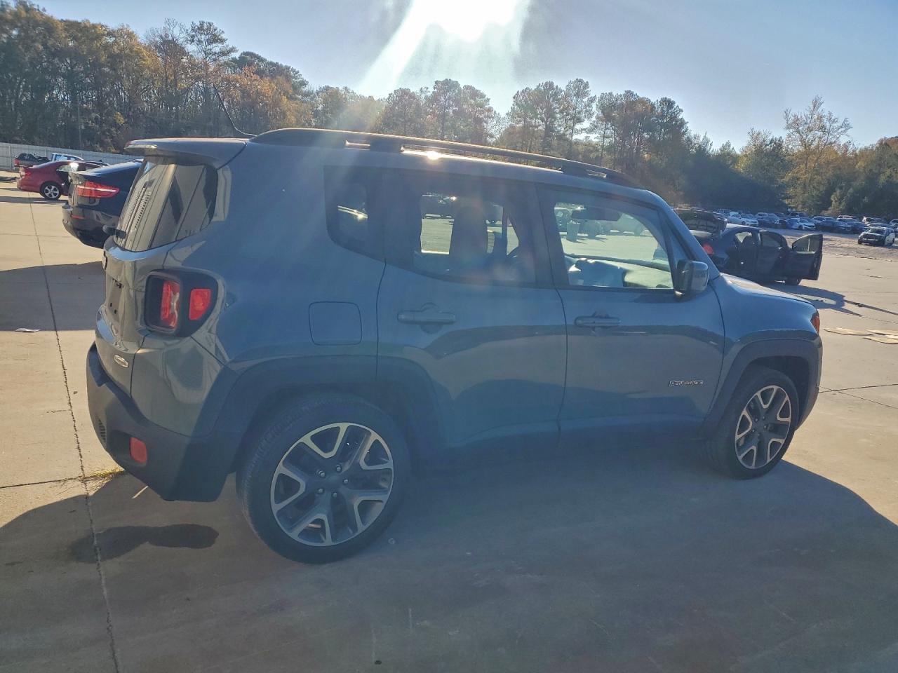 2017 JEEP RENEGADE LATITUDE photo 5