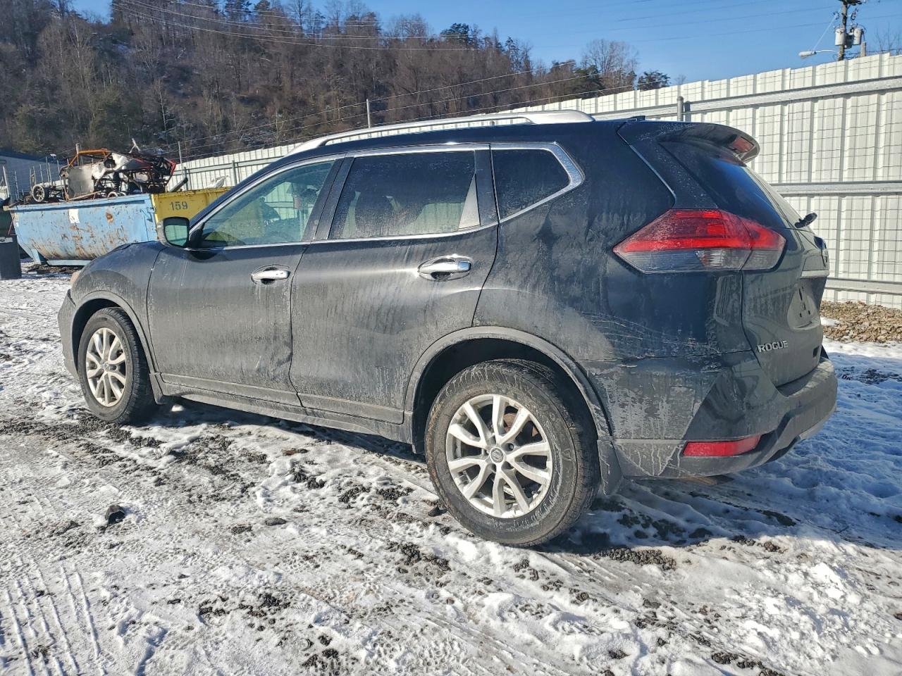 2017 NISSAN ROGUE SV photo 4