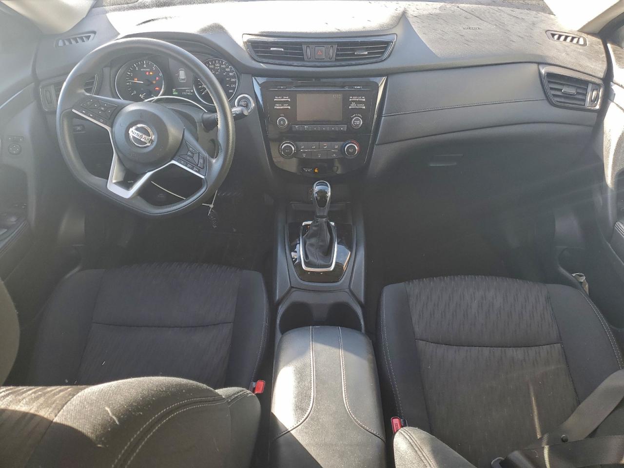 2017 NISSAN ROGUE SV photo 22