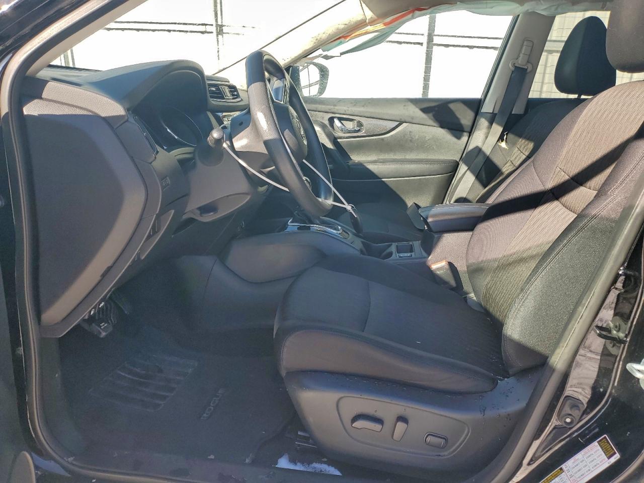 2017 NISSAN ROGUE SV photo 19