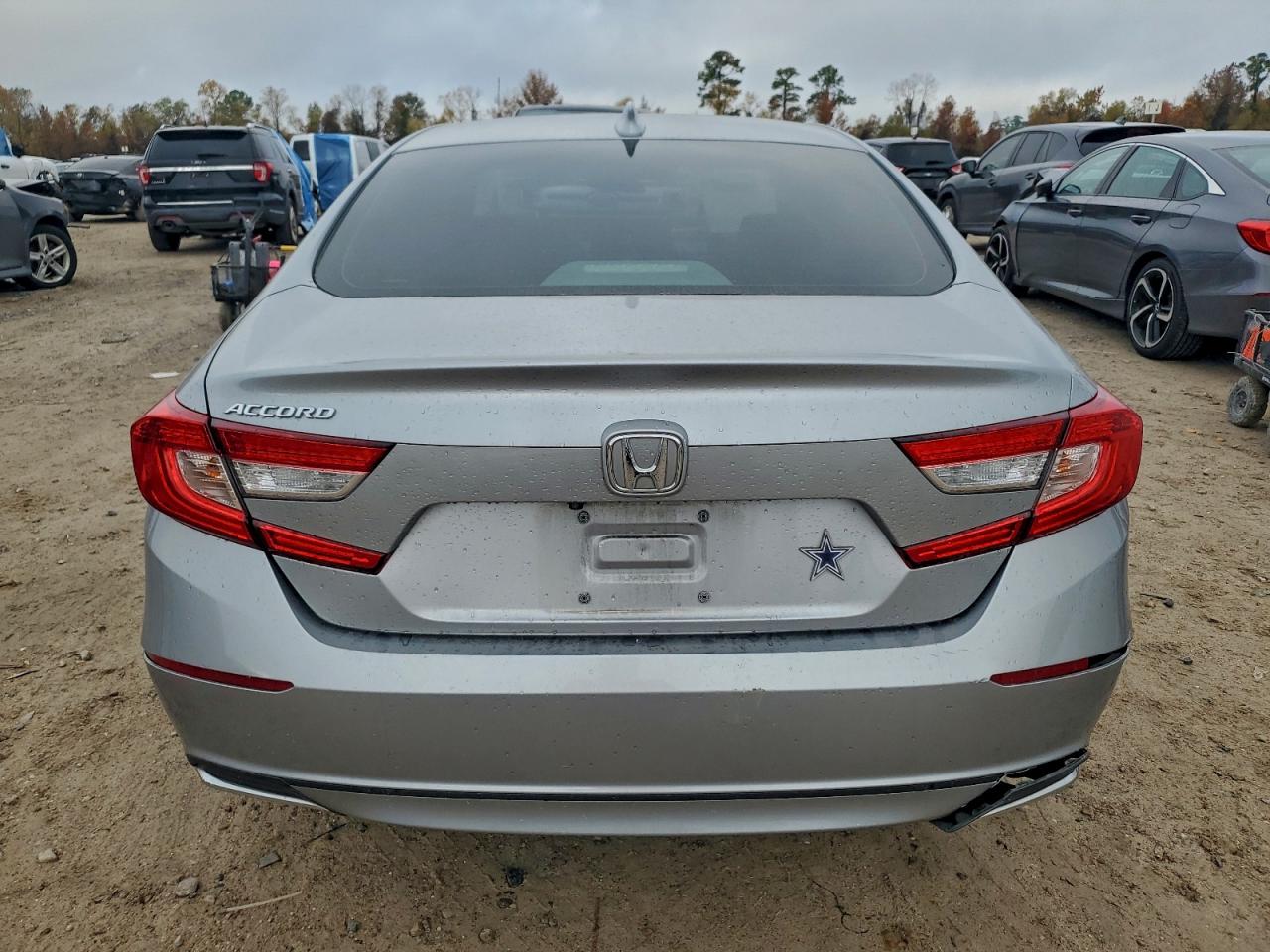 2020 HONDA ACCORD LX photo 11