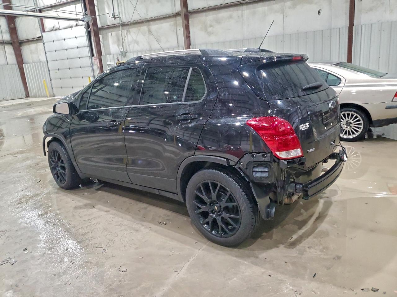 2022 CHEVROLET TRAX 1LT photo 2