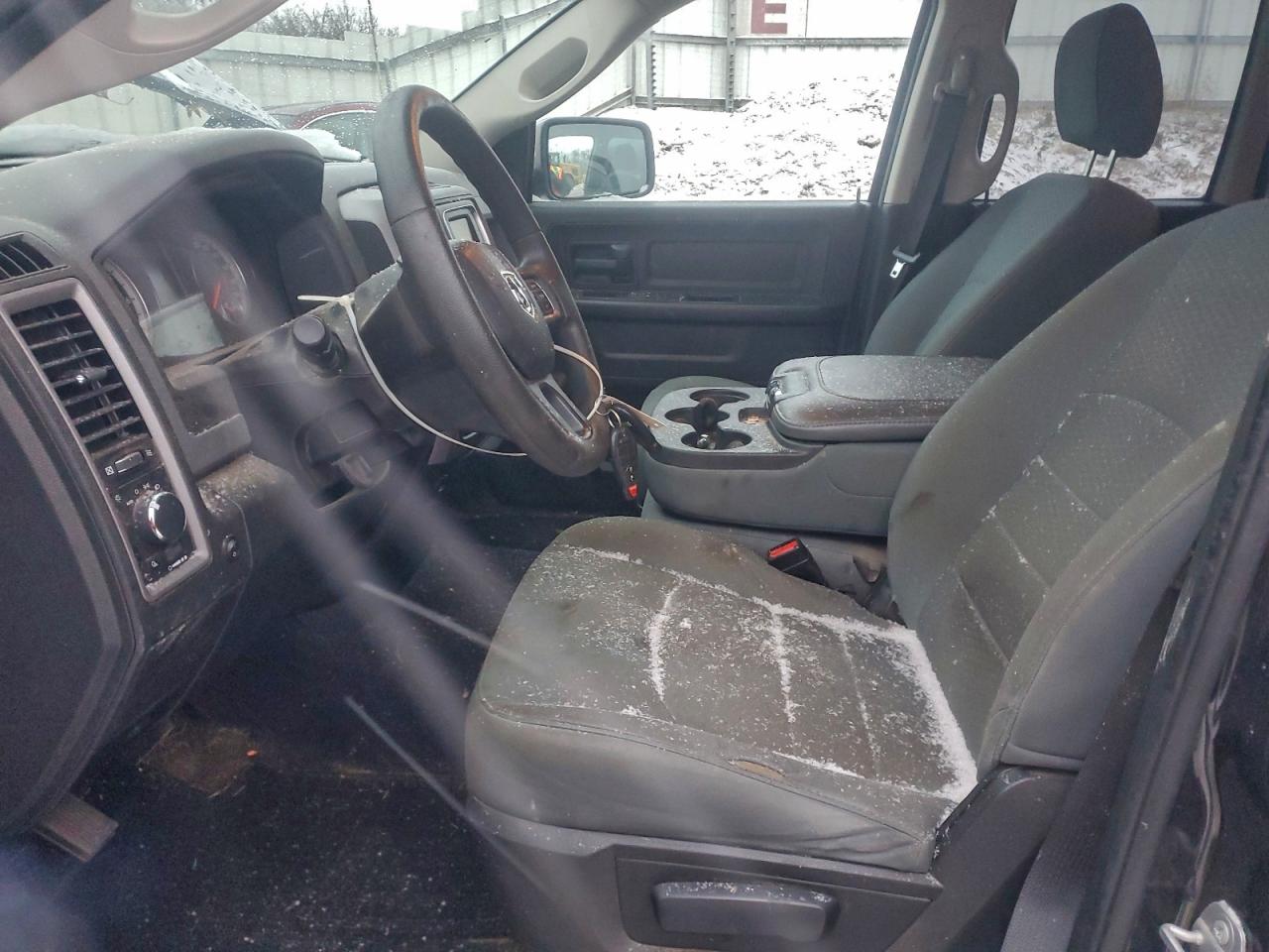 2016 RAM 1500 ST photo 19