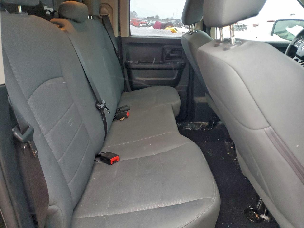 2016 RAM 1500 ST photo 28