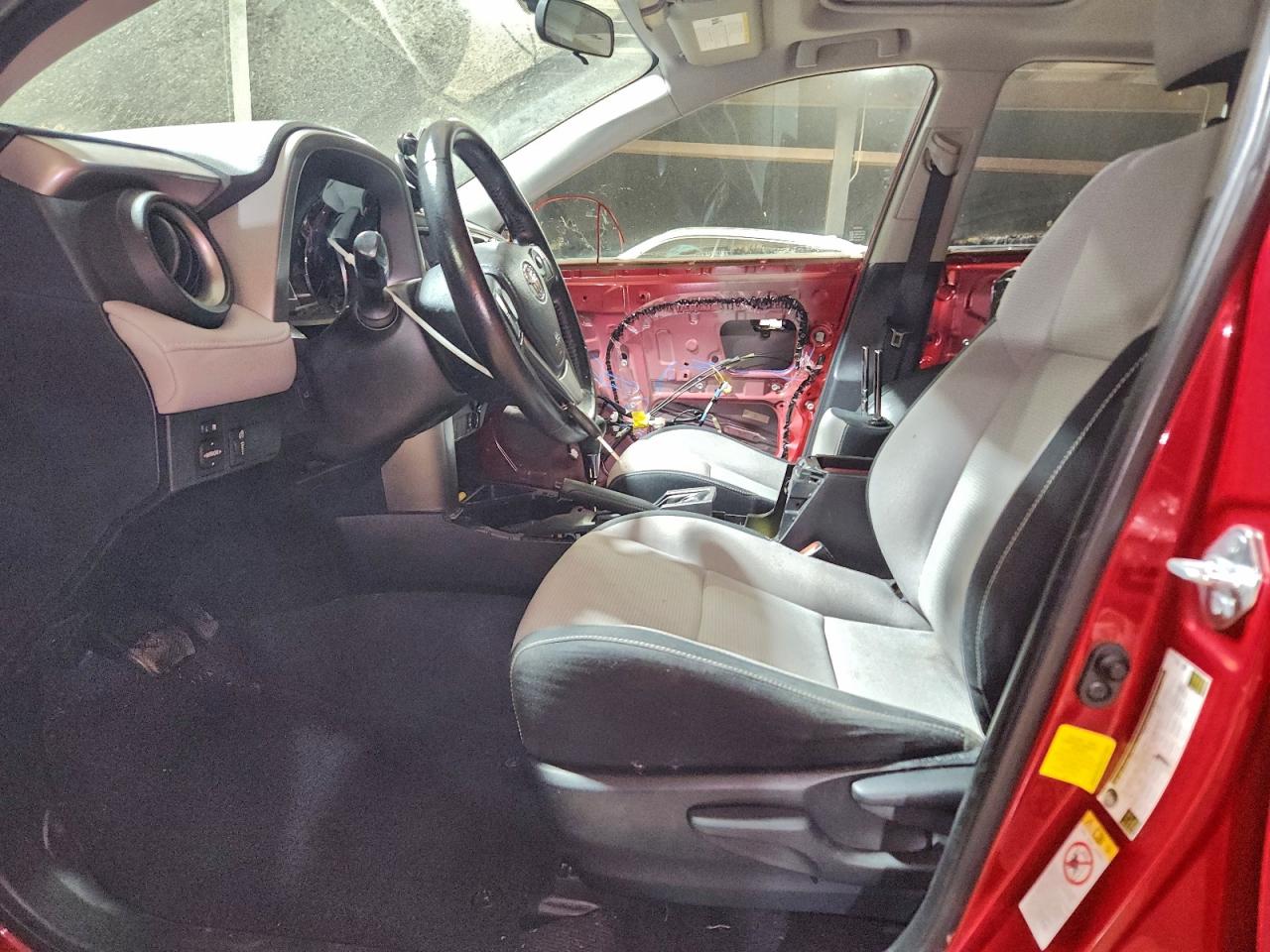 2016 TOYOTA RAV4 XLE photo 19