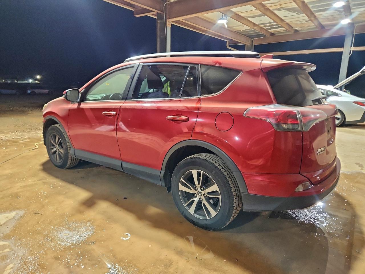2016 TOYOTA RAV4 XLE photo 4