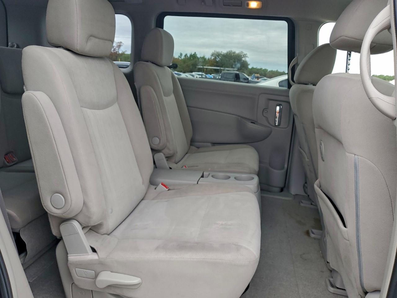 2016 NISSAN QUEST S photo 31