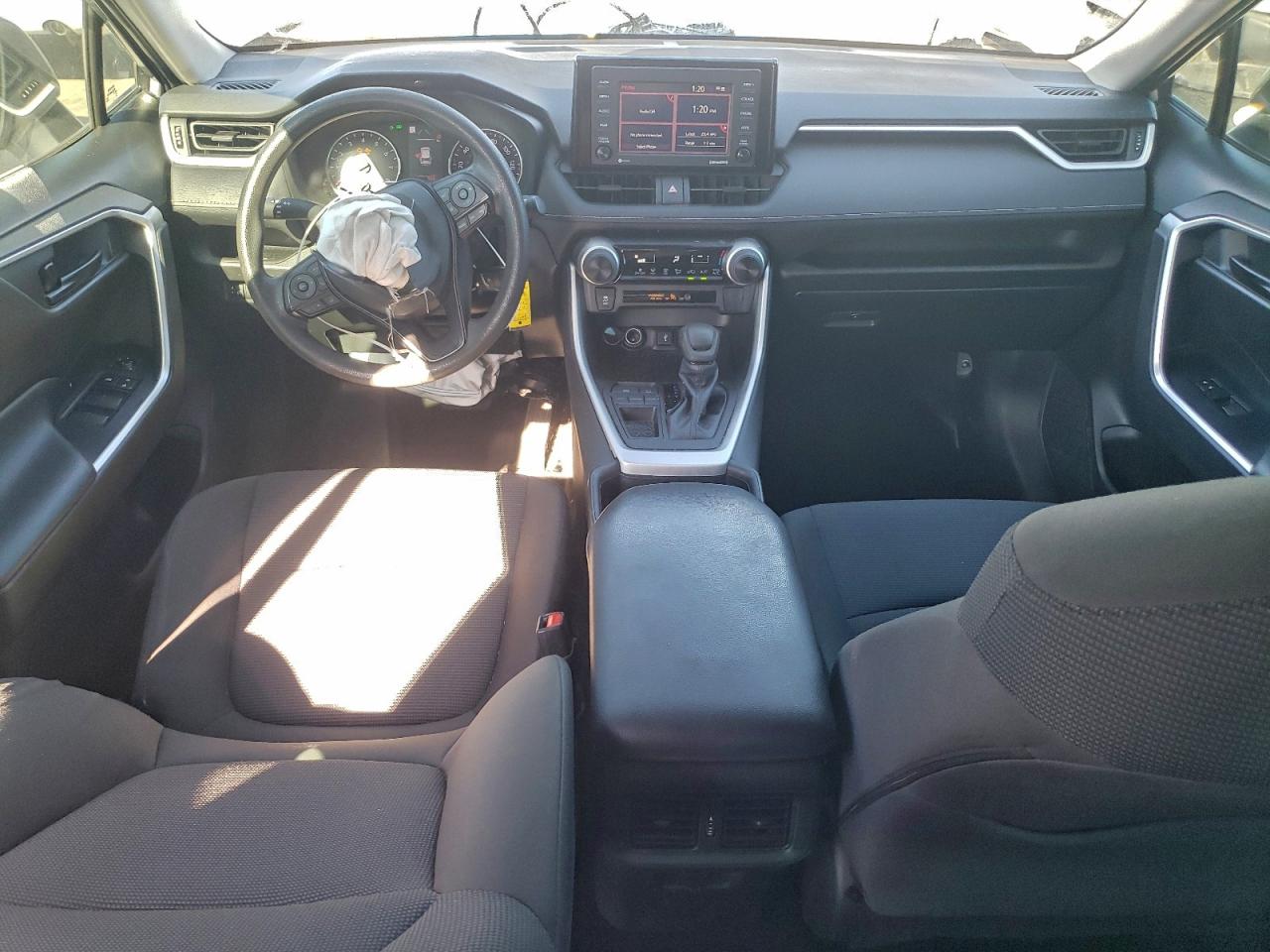 2022 TOYOTA RAV4 LE photo 15