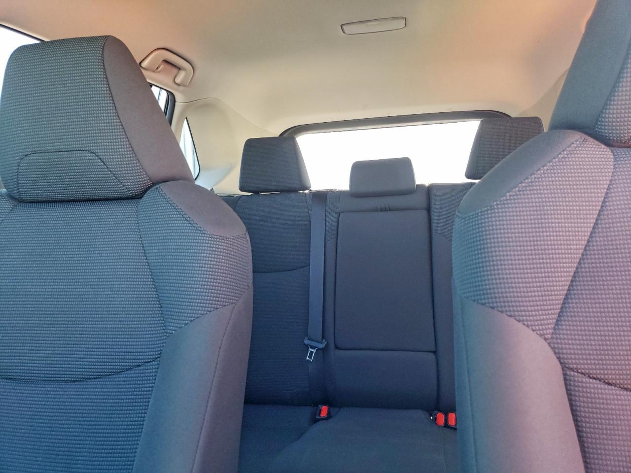 2022 TOYOTA RAV4 LE photo 19