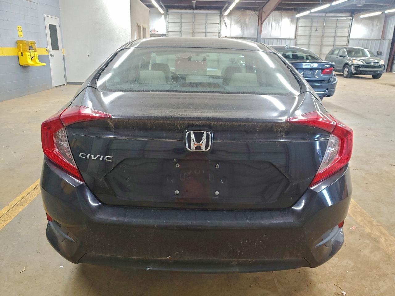 2016 HONDA CIVIC LX photo 16