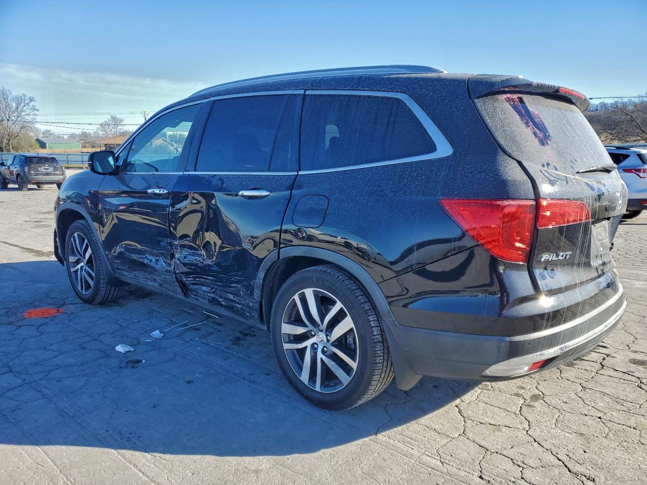 2016 HONDA PILOT TOURING photo 3