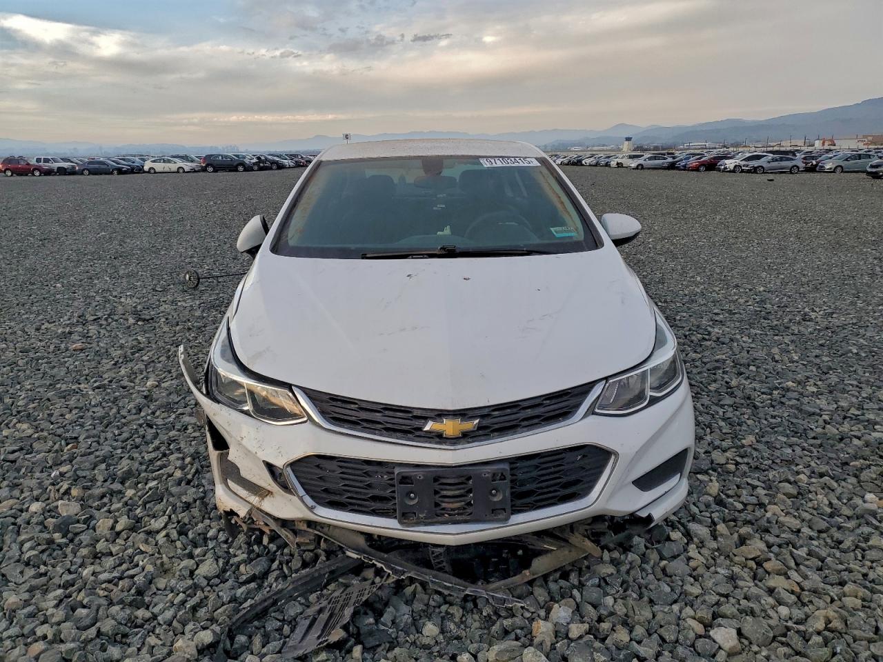 2017 CHEVROLET CRUZE LS photo 5