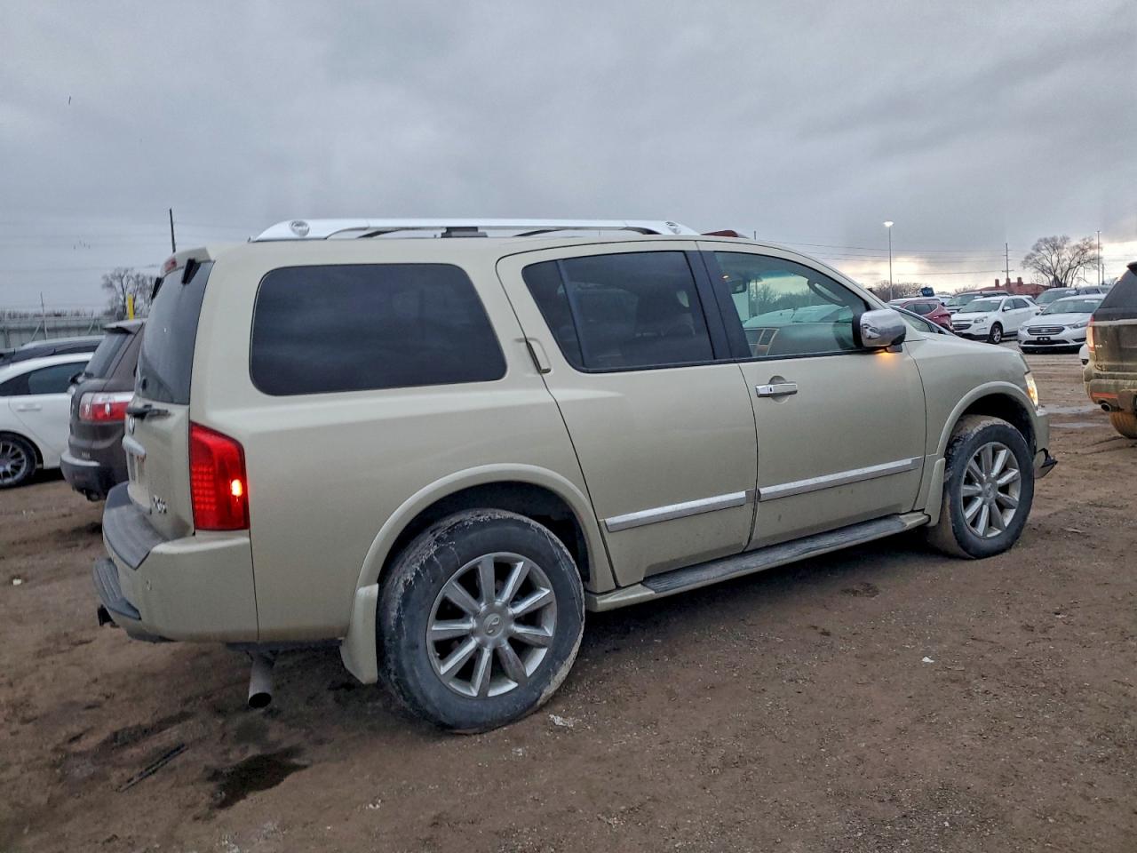 2008 INFINITI QX56 photo 3