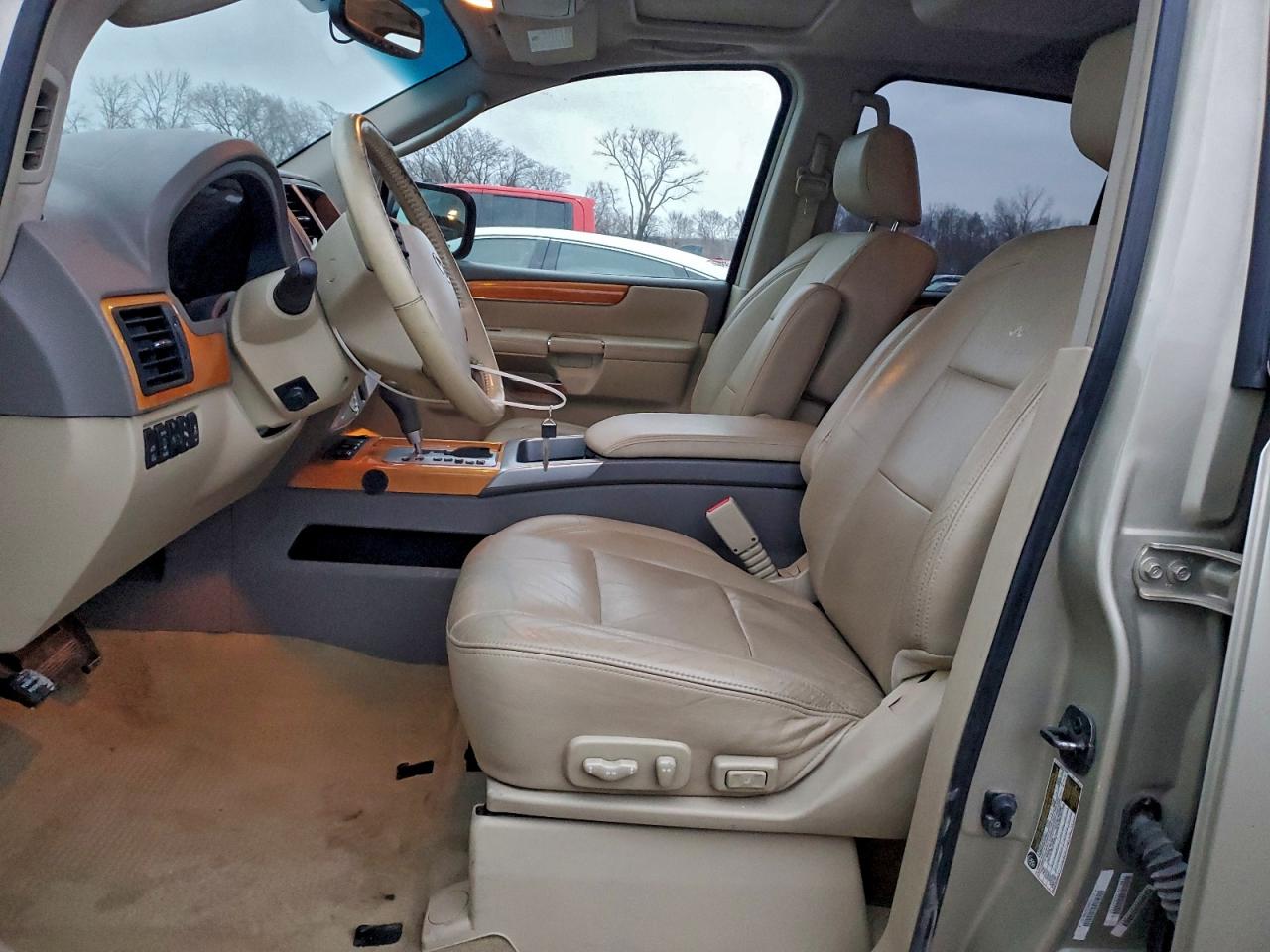 2008 INFINITI QX56 photo 7