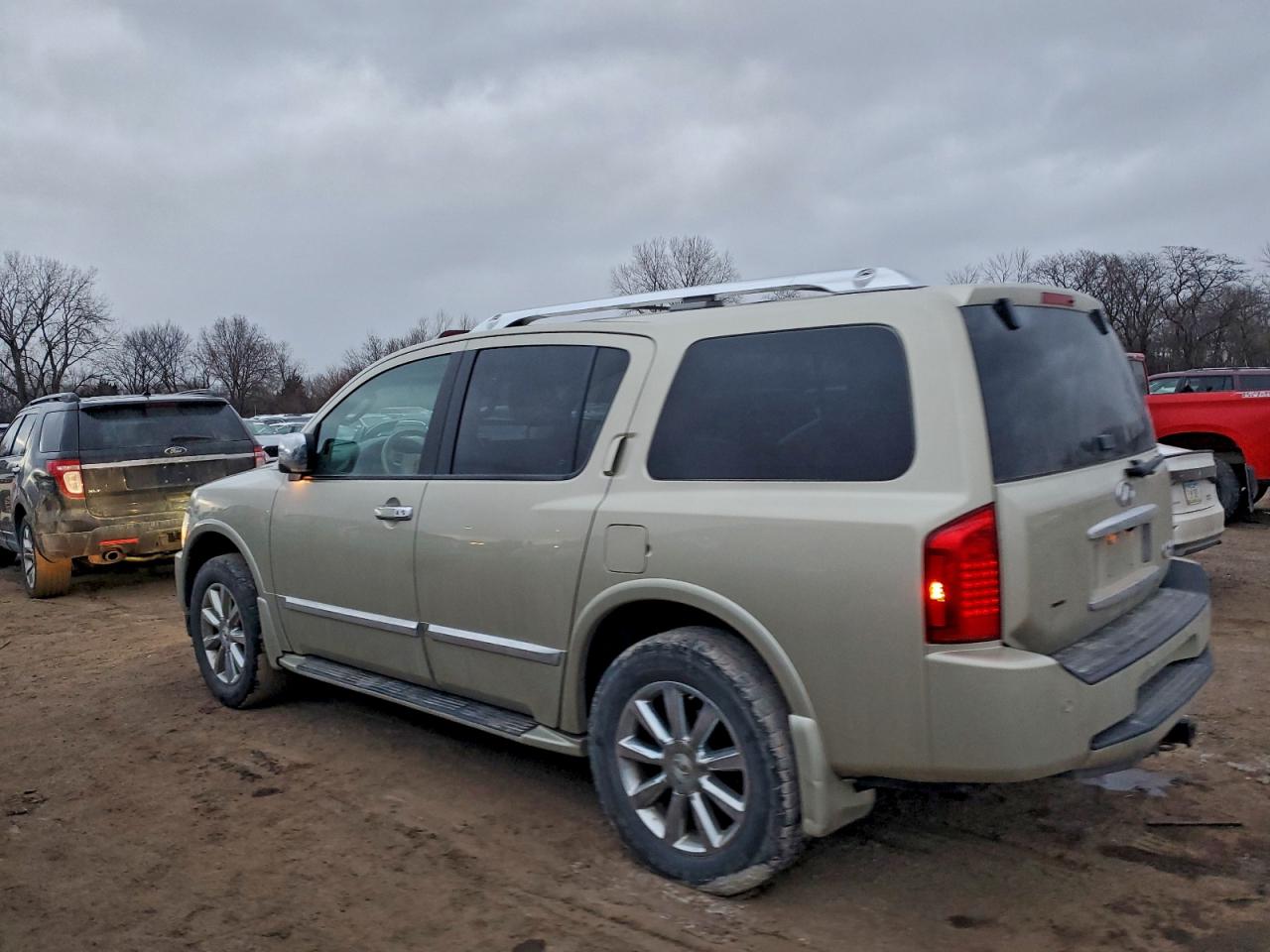 2008 INFINITI QX56 photo 2