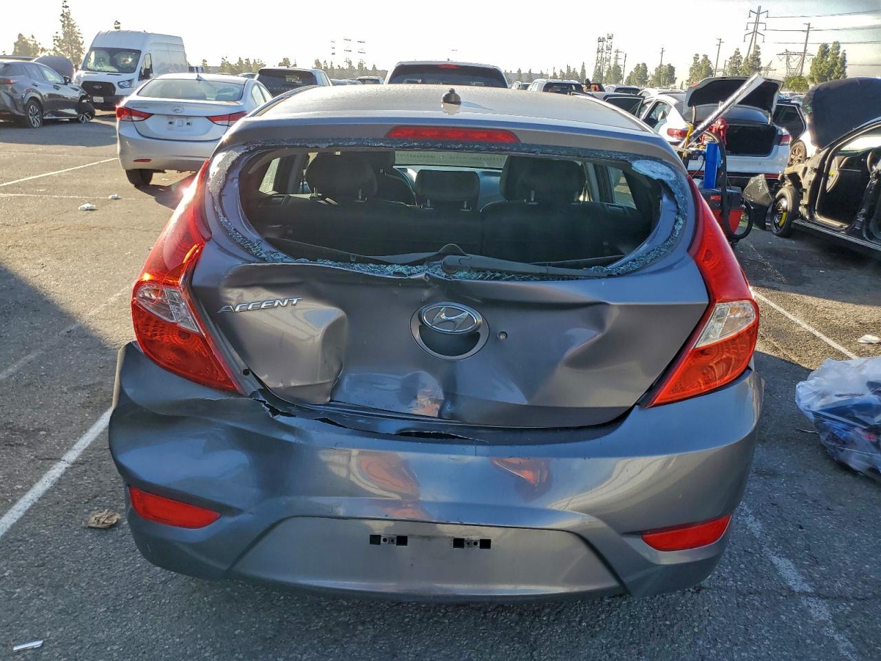 2017 HYUNDAI ACCENT SE photo 6