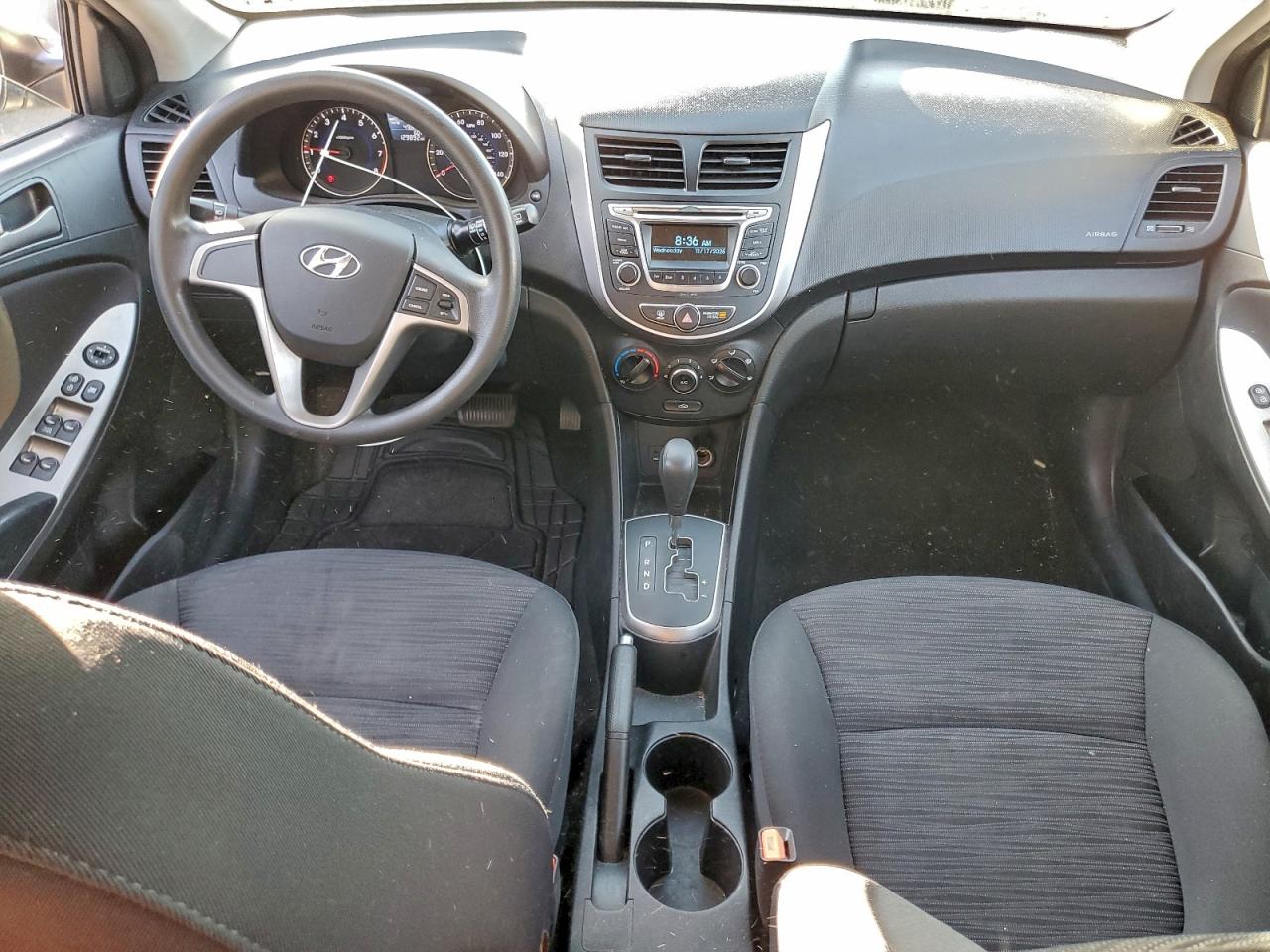 2017 HYUNDAI ACCENT SE photo 8