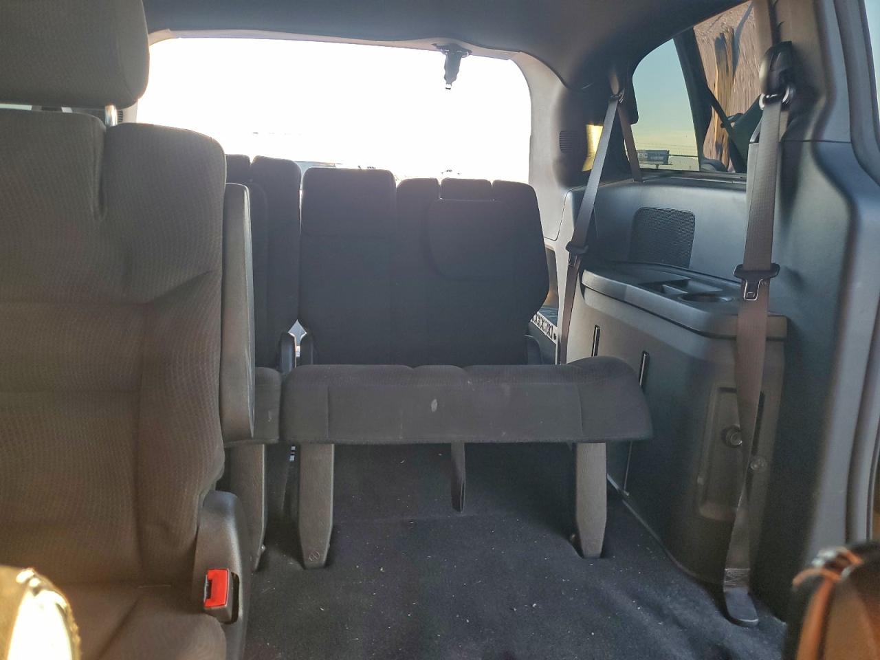 2015 DODGE GRAND CARAVAN SE photo 28