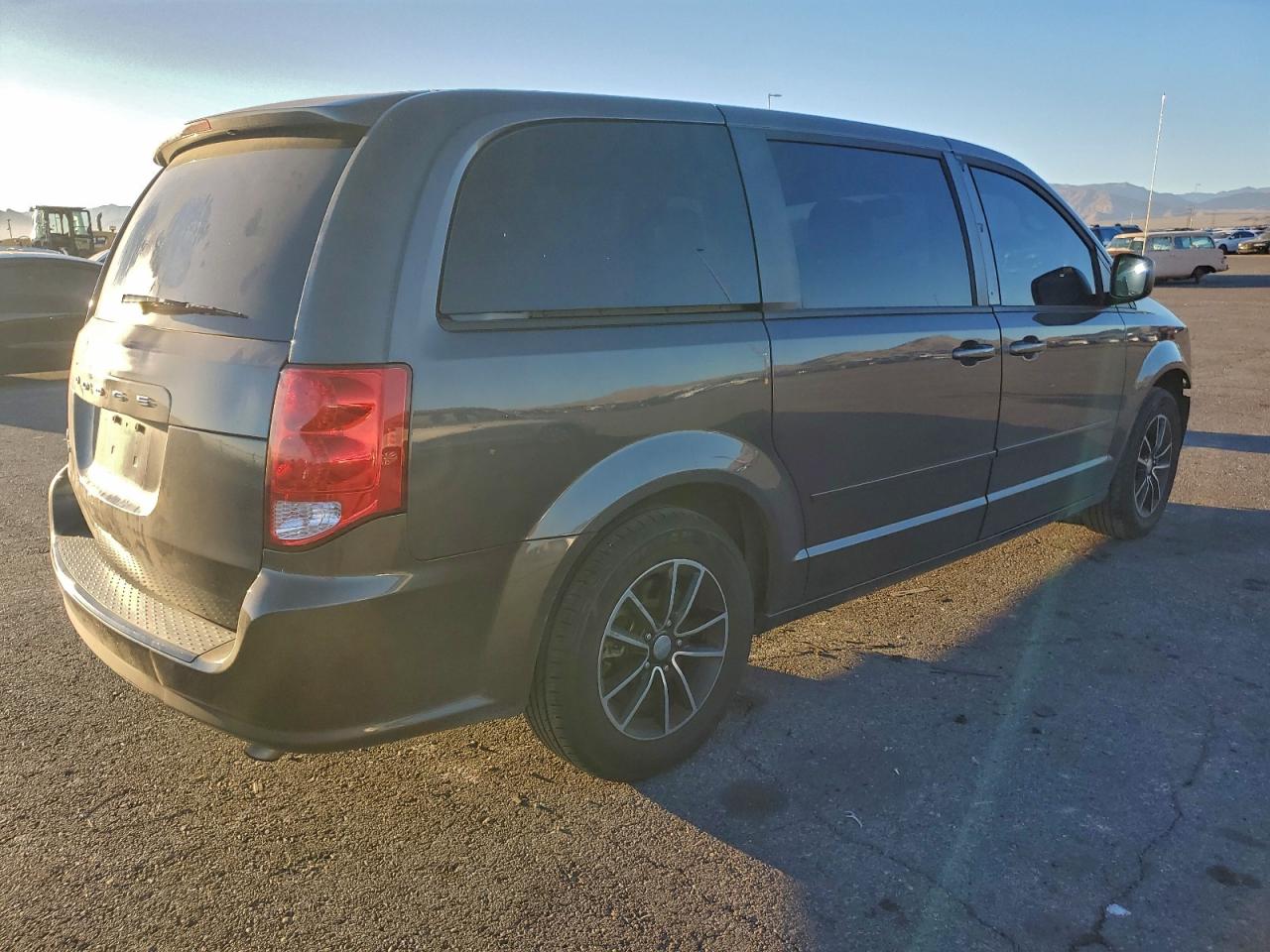 2015 DODGE GRAND CARAVAN SE photo 7