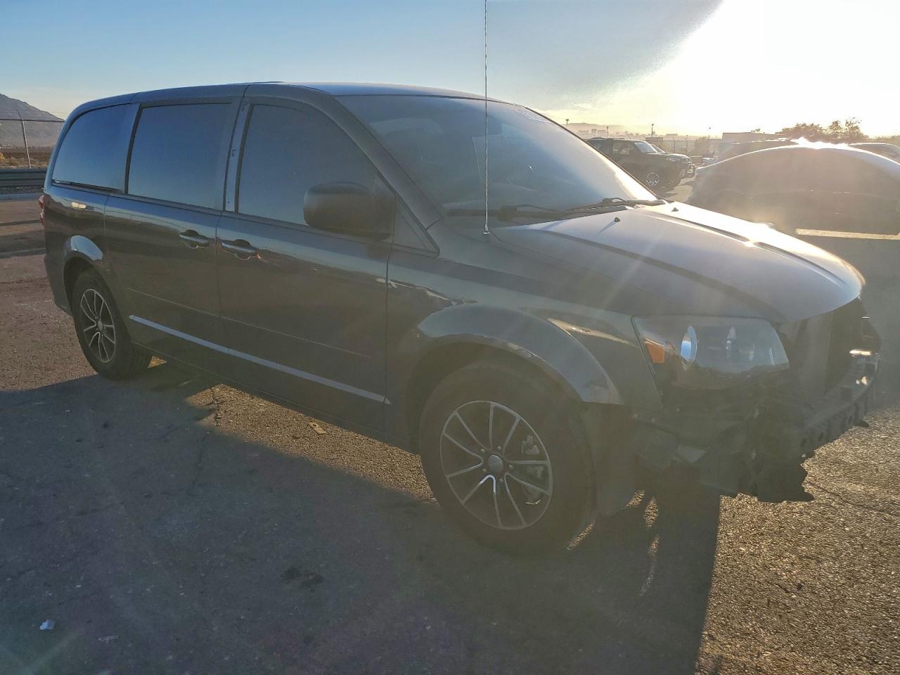 2015 DODGE GRAND CARAVAN SE photo 10