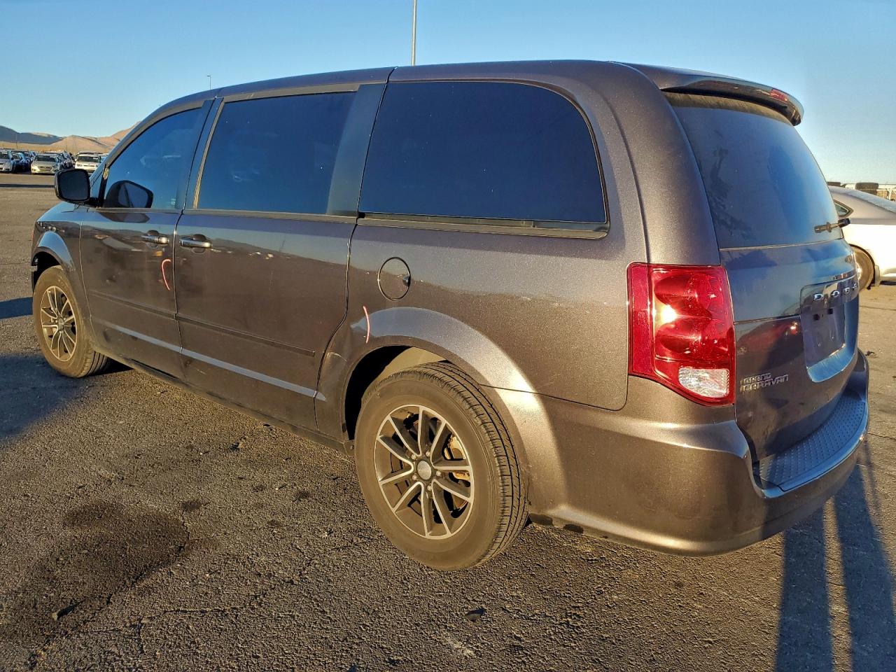 2015 DODGE GRAND CARAVAN SE photo 4