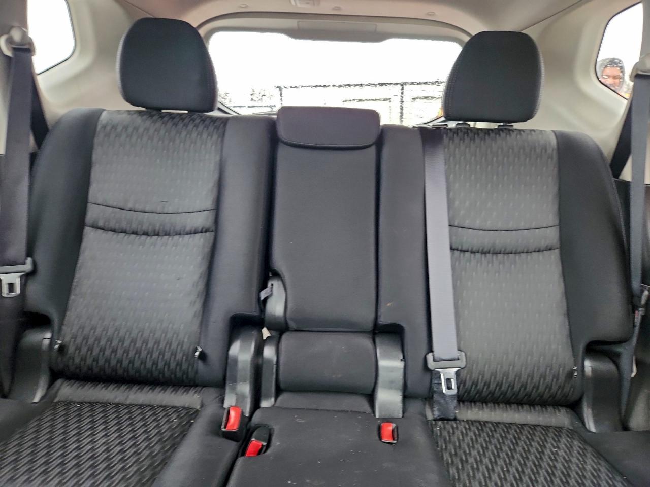 2017 NISSAN ROGUE SV photo 19