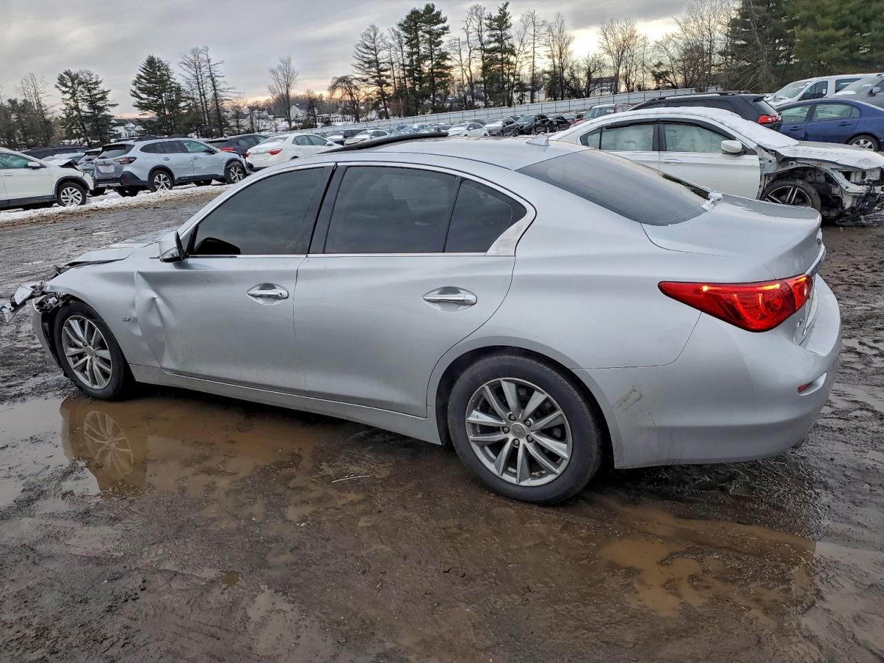 2015 INFINITI Q50 BASE photo 4