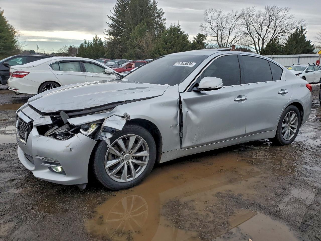 2015 INFINITI Q50