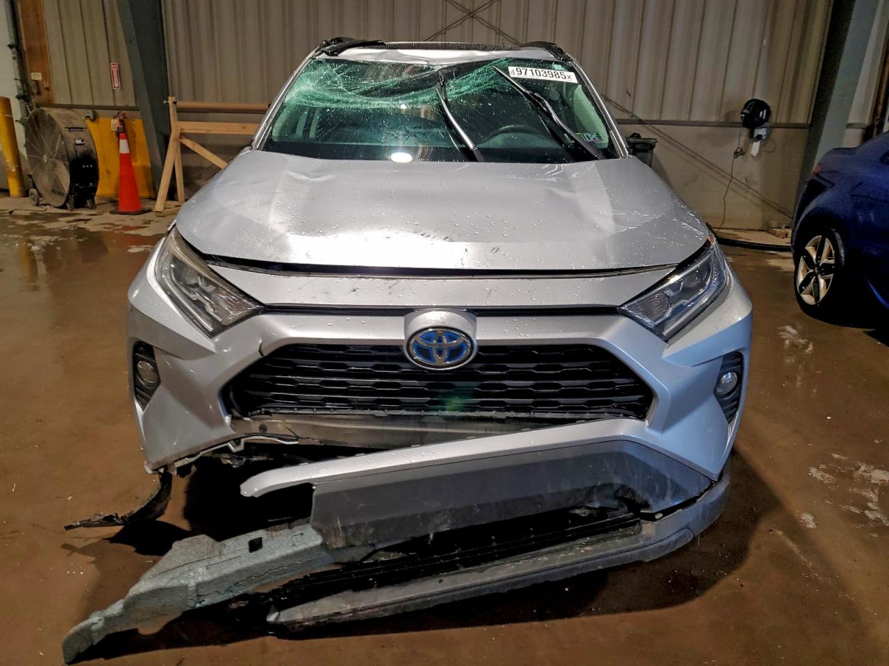 2021 TOYOTA RAV4 XLE photo 13