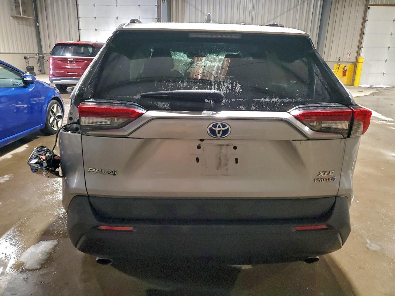 2021 TOYOTA RAV4 XLE photo 16