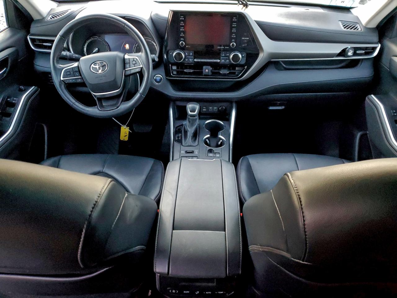 2022 TOYOTA HIGHLANDER XLE photo 29