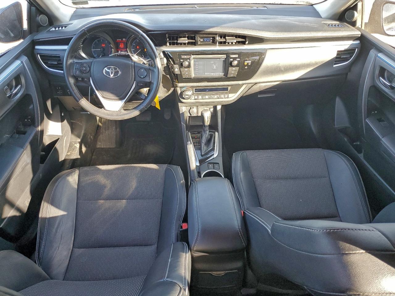 2014 TOYOTA COROLLA L photo 15