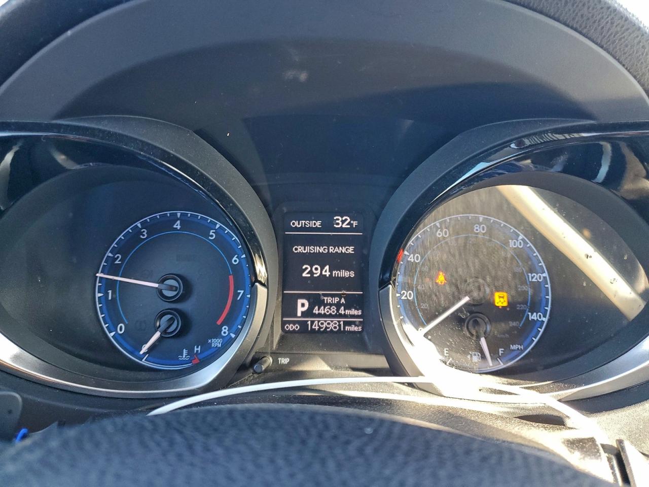 2014 TOYOTA COROLLA L photo 17