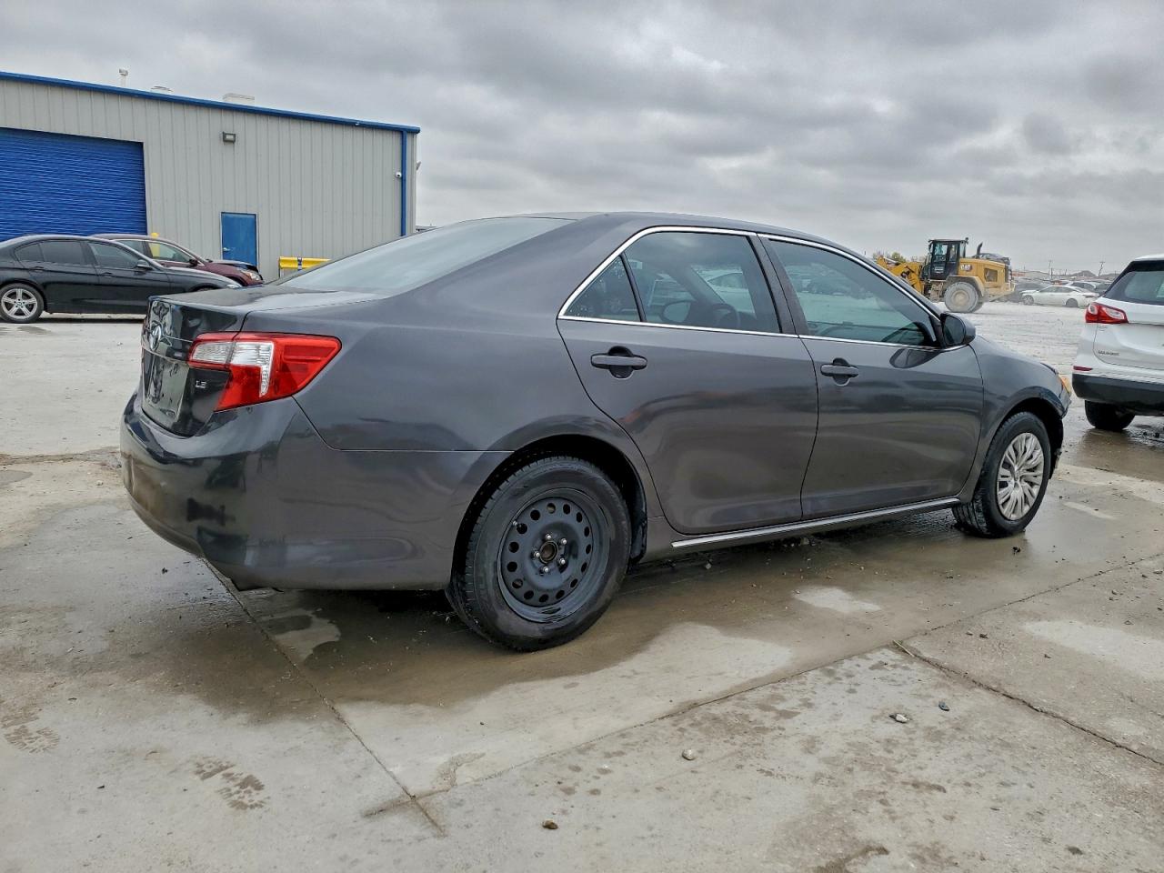 2014 TOYOTA CAMRY L photo 5