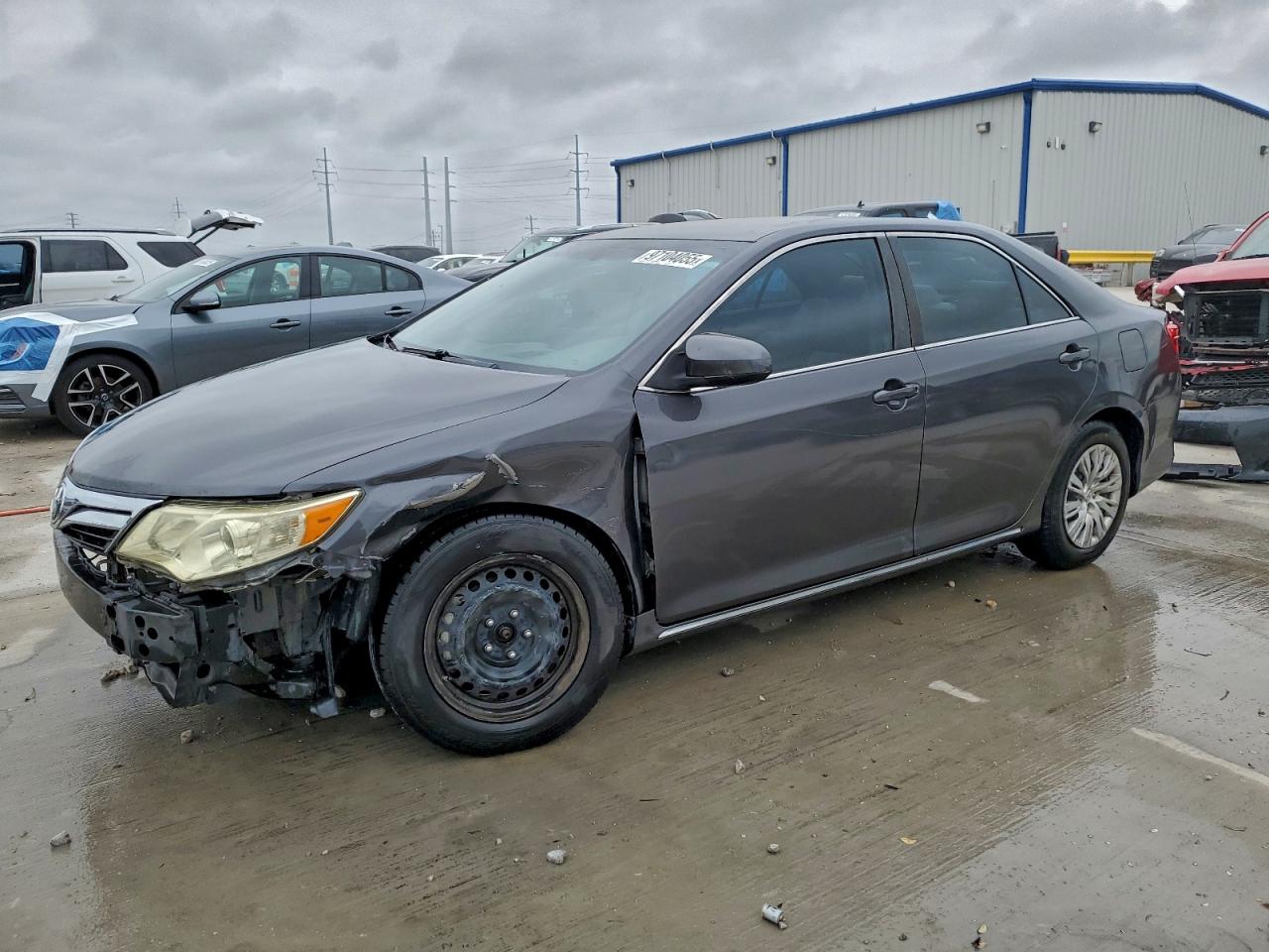 2014 TOYOTA CAMRY
