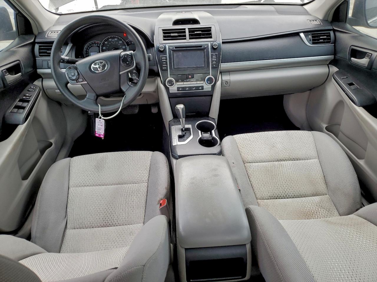 2014 TOYOTA CAMRY L photo 15