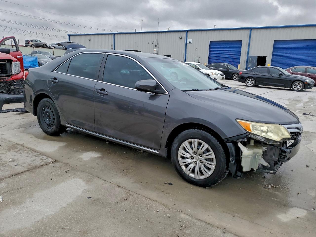 2014 TOYOTA CAMRY L photo 7