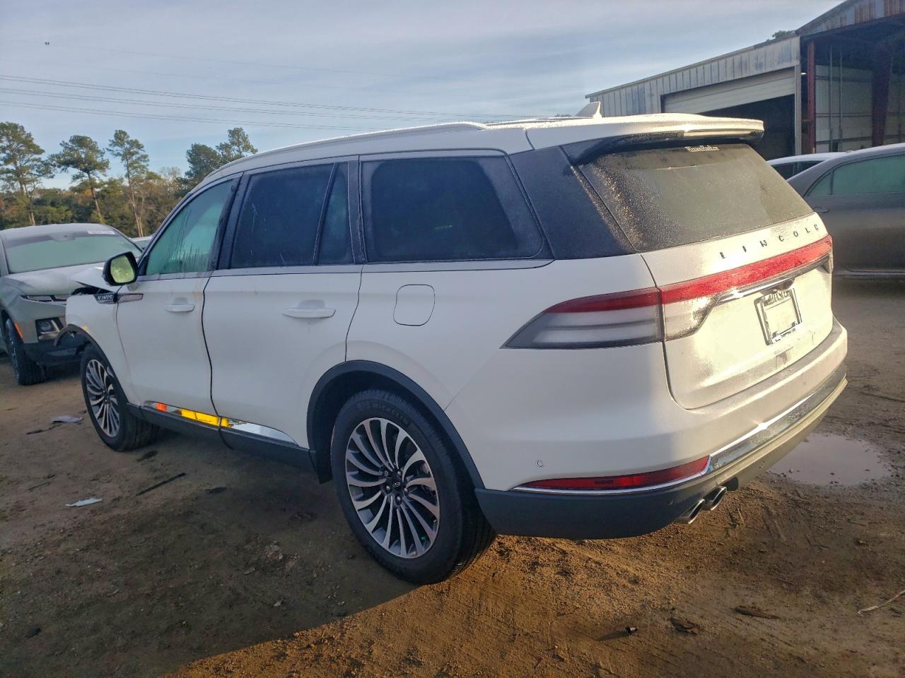 2024 LINCOLN AVIATOR RESERVE photo 3