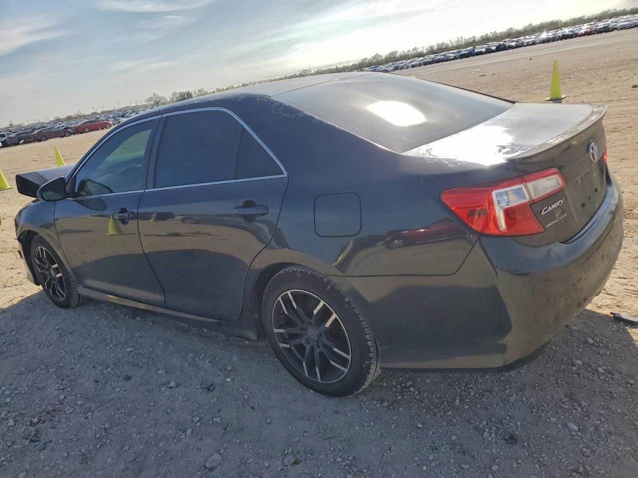 2013 TOYOTA CAMRY L photo 3
