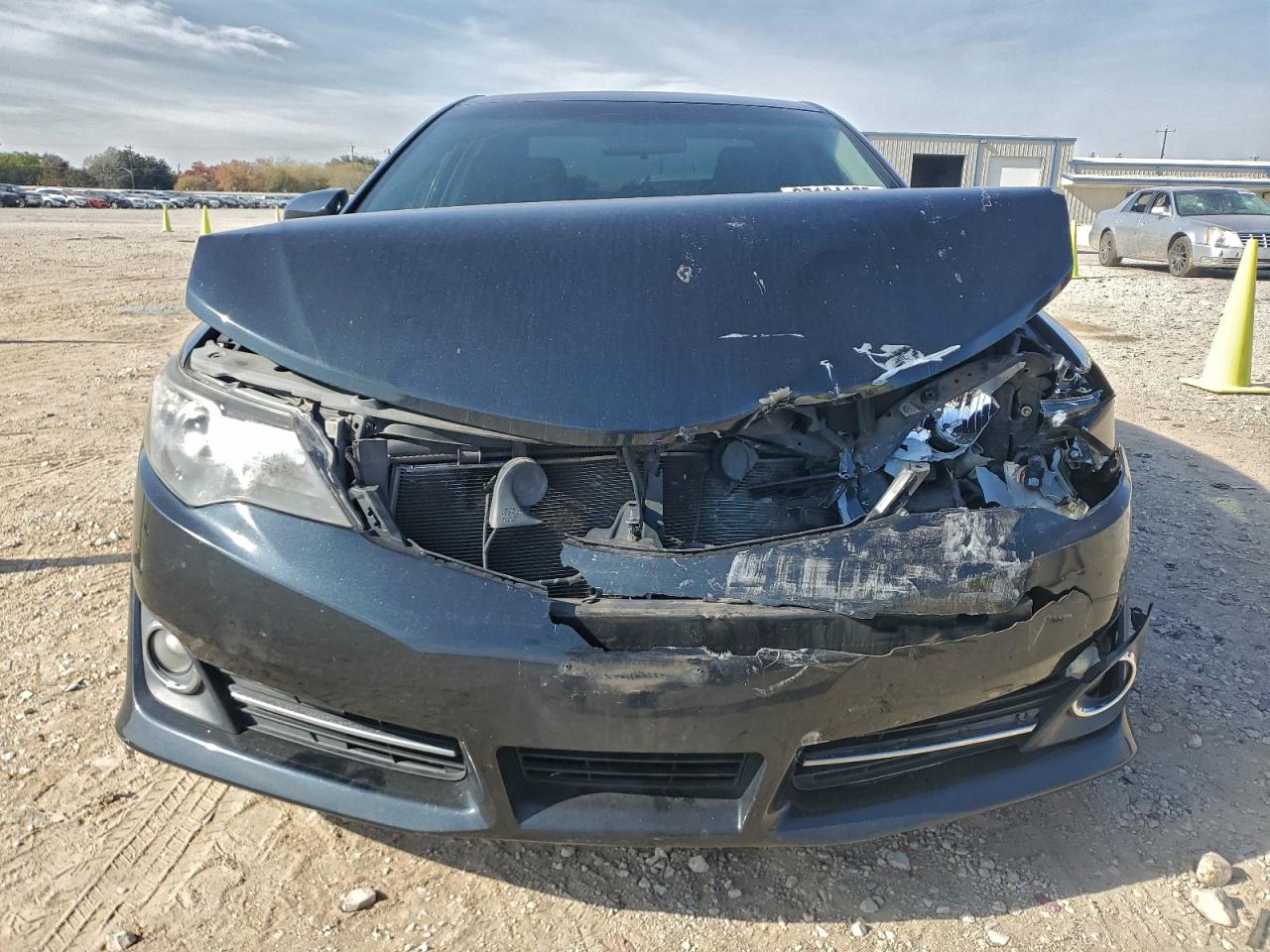 2013 TOYOTA CAMRY L photo 9