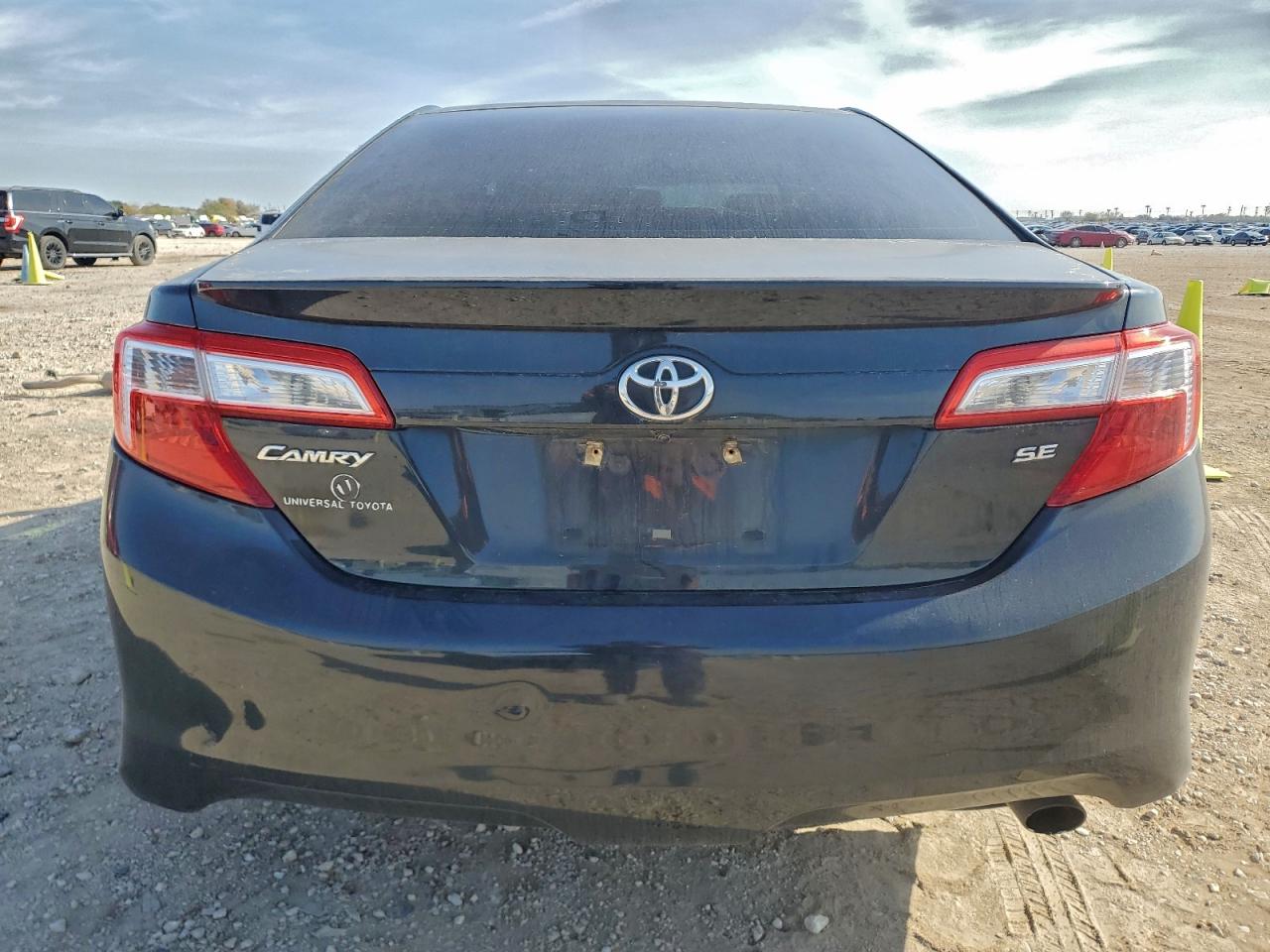 2013 TOYOTA CAMRY L photo 11