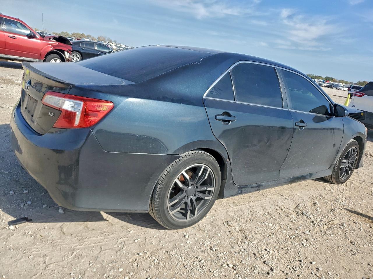 2013 TOYOTA CAMRY L photo 5
