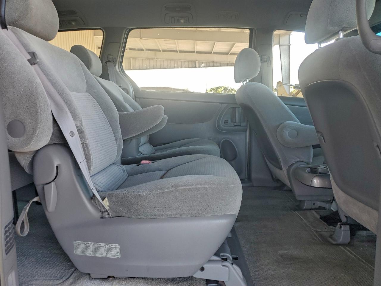 2006 TOYOTA SIENNA CE photo 11